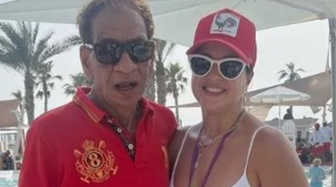 صور منى فاروق المثيرة مع السبكي تثير الجدل